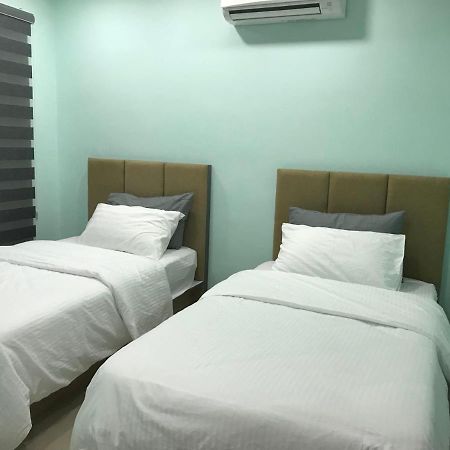 Homestay Stardow~星窗名宿~ Johor Bahru Eksteriør bilde
